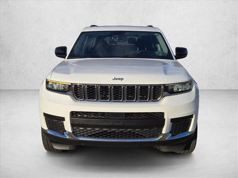 Used 2022 Jeep Grand Cherokee L Laredo w/ Luxury Tech Group I image 2