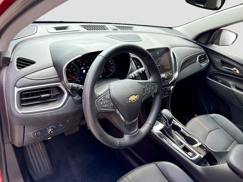 Used 2024 Chevrolet Equinox Premier image 9