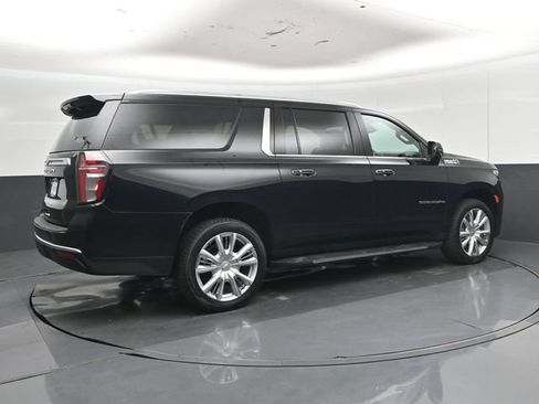 Used 2024 Chevrolet Suburban High Country AWD/4WD image 33