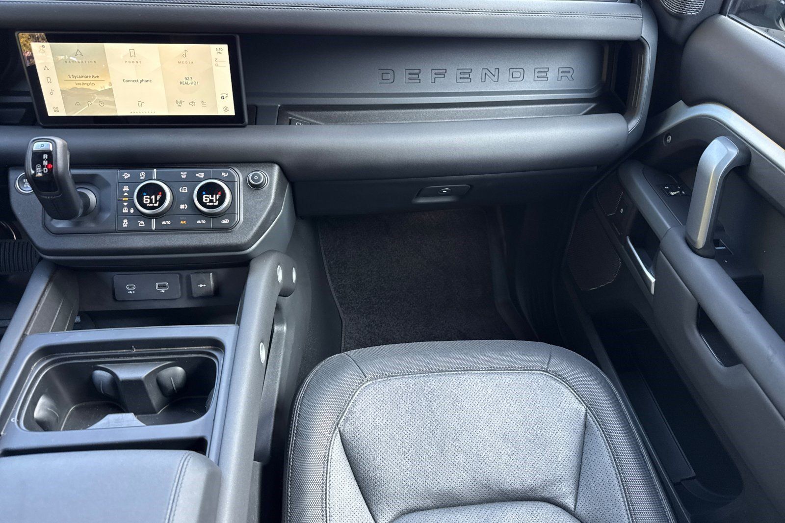 Used 2024 Land Rover Defender 110 X-Dynamic SE AWD/4WD image 33