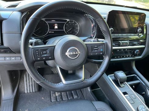 Used 2025 Nissan Pathfinder SV image 29