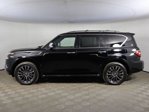 Used 2024 Nissan Armada Platinum w/ Captain's Chairs Package image 16