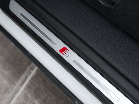 Used 2022 Audi Q8 Premium Plus w/ Premium Plus Package image 24