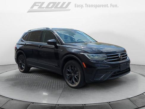 Used 2022 Volkswagen Tiguan SE AWD/4WD image 1