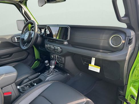 New 2025 Jeep Gladiator Sport image 14