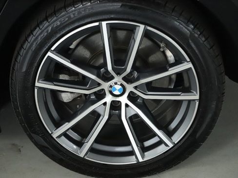 Used 2022 BMW 330i xDrive Sedan w/ Premium Package 2 image 41