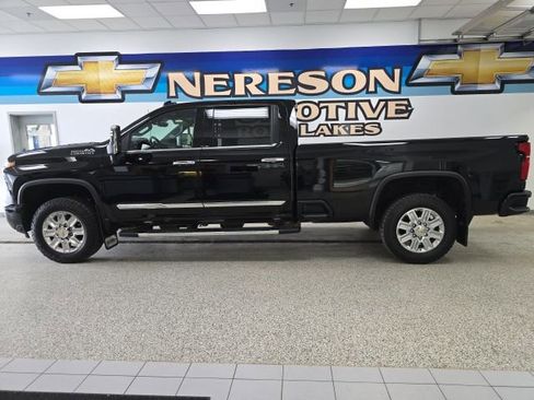 Used 2025 Chevrolet Silverado 3500 High Country w/ High Country Premium Package AWD/4WD image 4