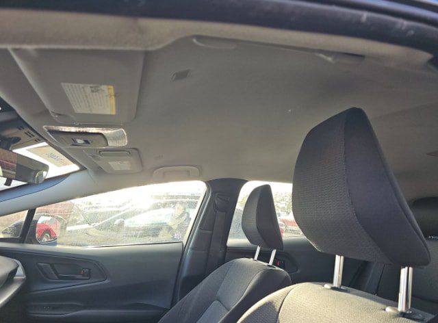 Used 2025 Toyota Prius LE FWD image 11