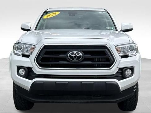 Used 2022 Toyota Tacoma SR5 w/ Technology Package AWD/4WD image 8