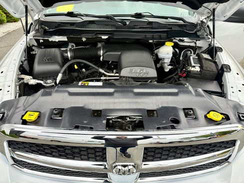 Used 2021 RAM 1500 Classic SLT image 40