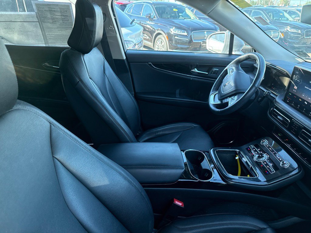 Certified 2023 Lincoln Nautilus AWD w/ Premium Package image 4