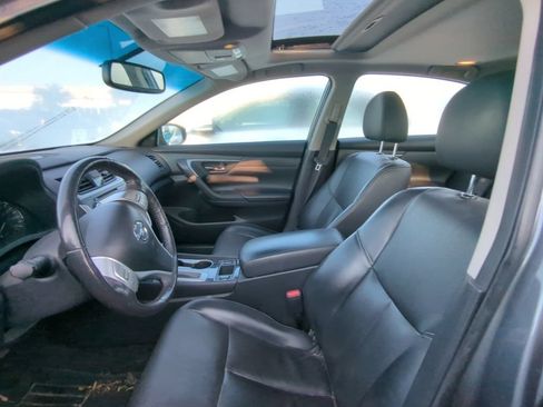 Used 2017 Nissan Altima 2.5 SL w/ 2.5 Technology Package FWD image 6