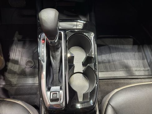 Used 2025 Chevrolet Trax ACTIV w/ Sunroof Package FWD image 29