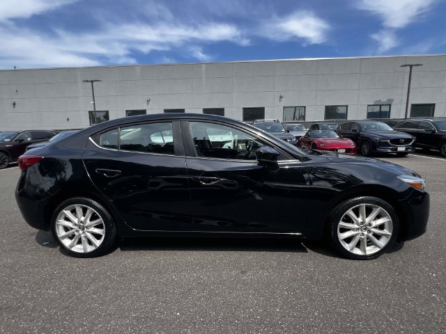 Used 2017 MAZDA MAZDA3 Touring FWD image 5
