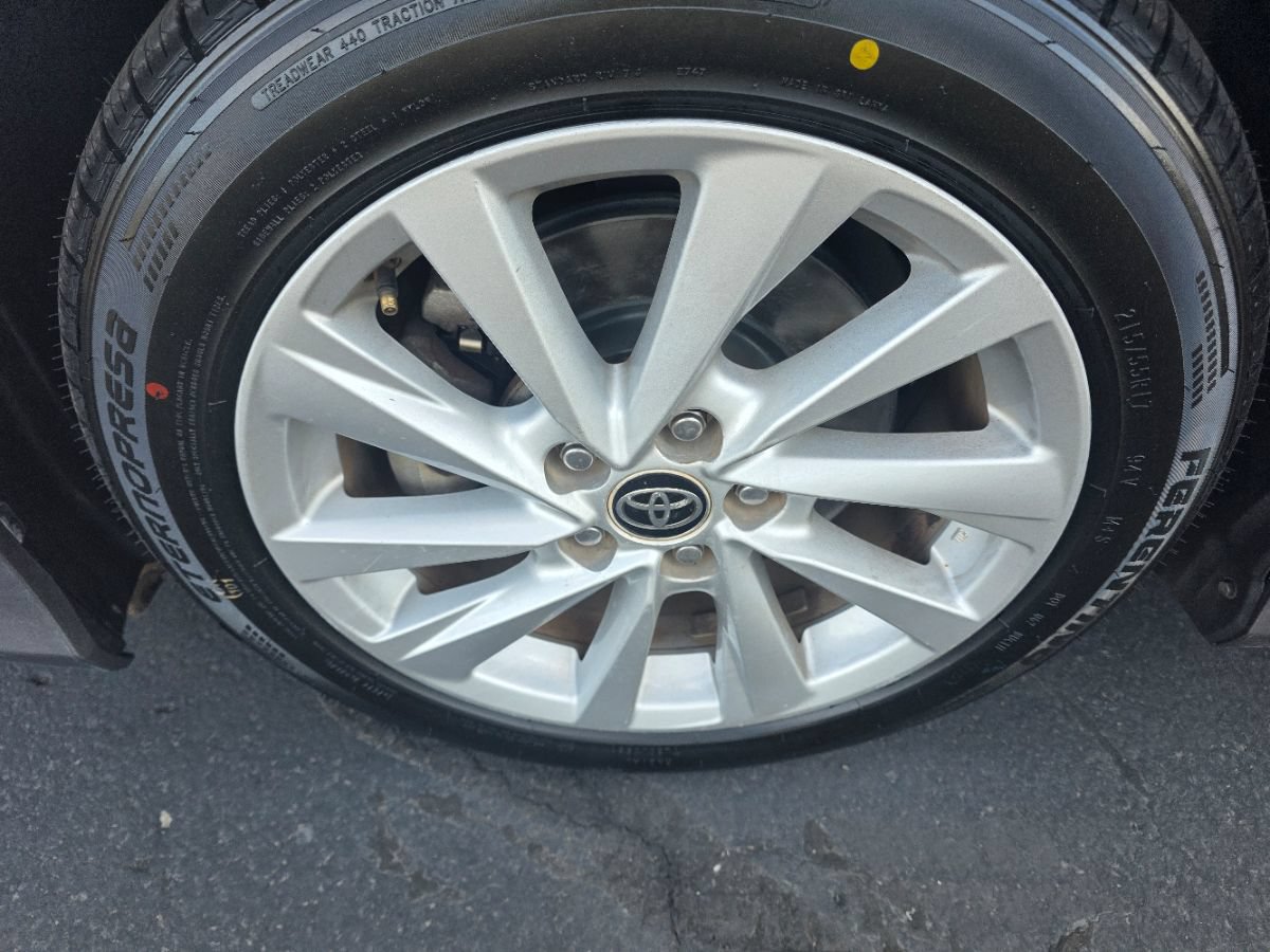 Used 2021 Toyota Camry LE w/ Carpet Mat Package (TMS) FWD image 9