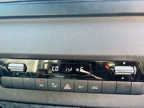 Used 2024 Mercedes-Benz Sprinter 2500 image 24