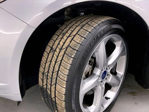 Used 2015 Ford Fusion SE w/ Equipment Group 201A image 31