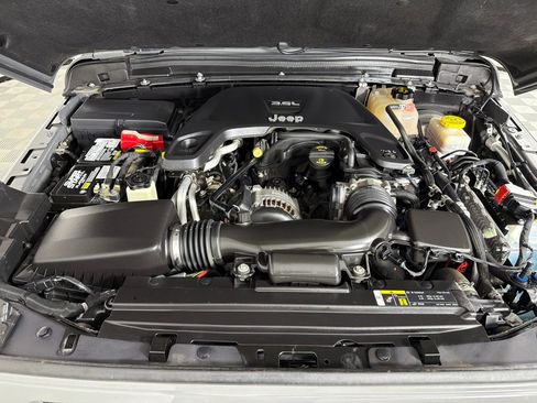 Used 2020 Jeep Wrangler Unlimited Sport S image 27