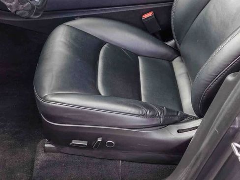 Used 2021 Tesla Model Y Long Range image 19