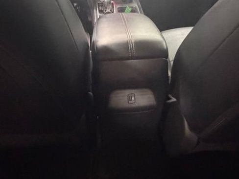 Used 2025 Nissan Sentra SR w/ SR Premium Package FWD image 23