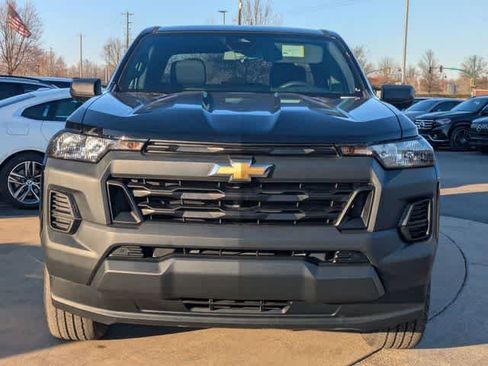 Used 2023 Chevrolet Colorado W/T RWD image 4