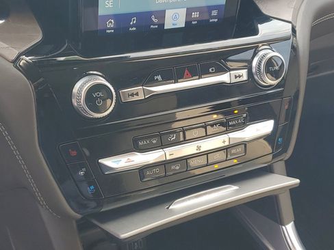 Certified 2022 Ford Explorer Platinum w/ Equipment Group 601A image 28