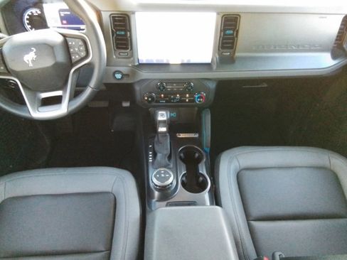 Used 2024 Ford Bronco Black Diamond image 11