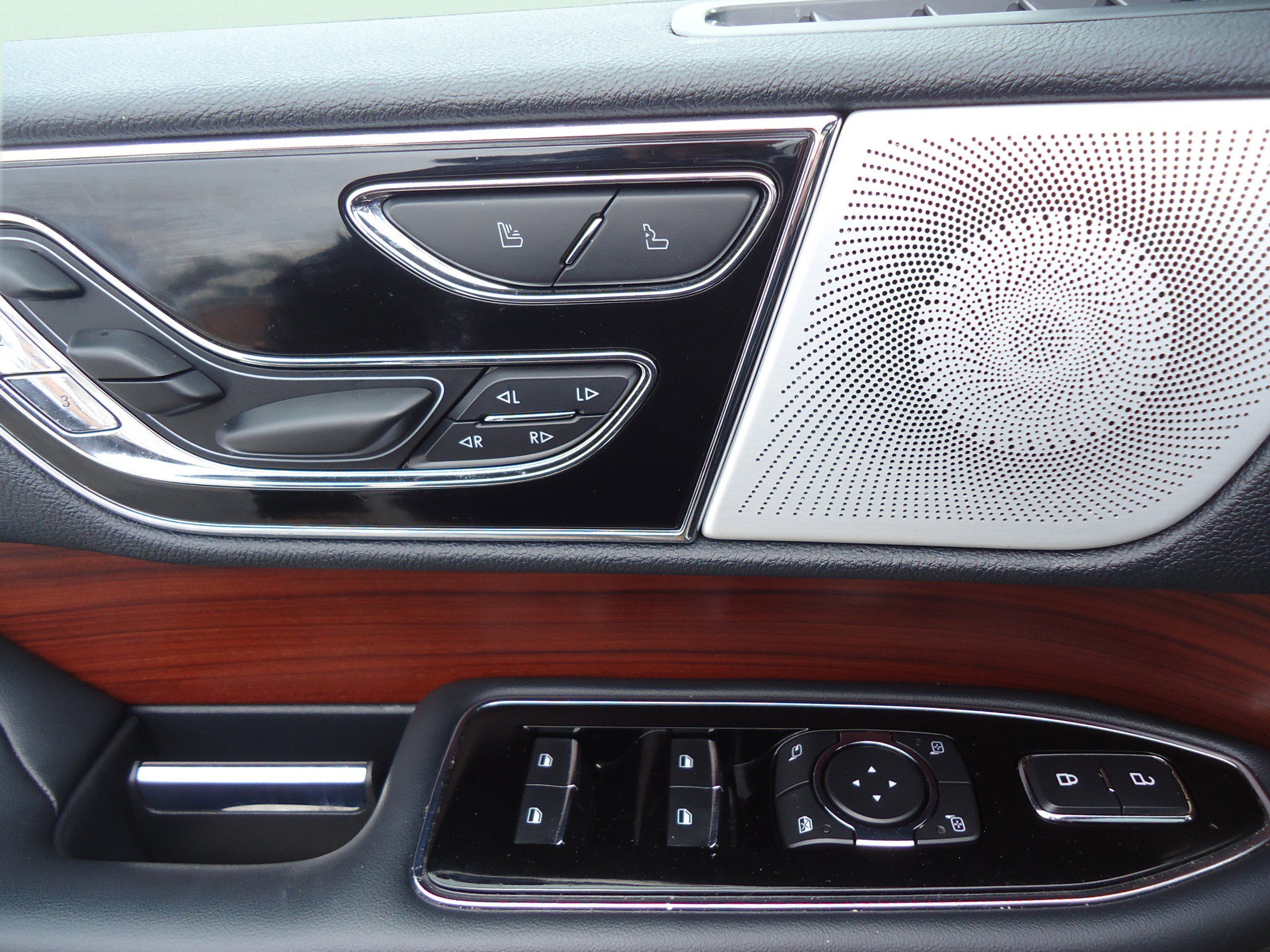 Used 2023 Lincoln Navigator Reserve AWD/4WD image 28