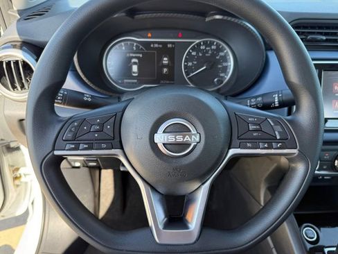 Used 2025 Nissan Versa SV FWD image 13