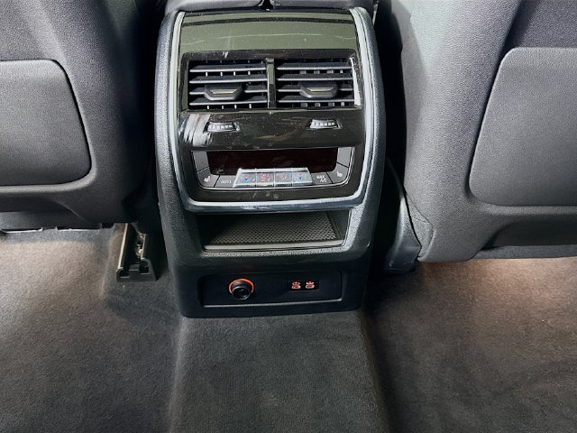 Used 2024 BMW ALPINA XB7 AWD/4WD image 27