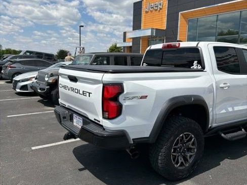 Used 2024 Chevrolet Colorado ZR2 w/ Technology Package AWD/4WD image 6