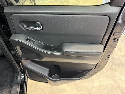 Used 2024 Nissan Frontier SV image 51