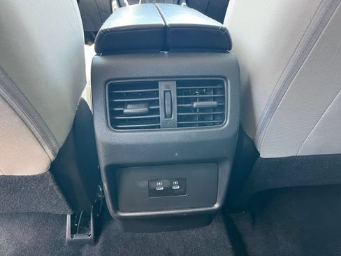 Used 2025 Nissan Rogue SV FWD image 25