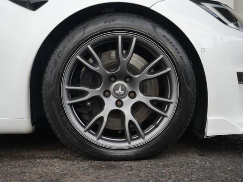 Used 2022 Tesla Model S Plaid image 12