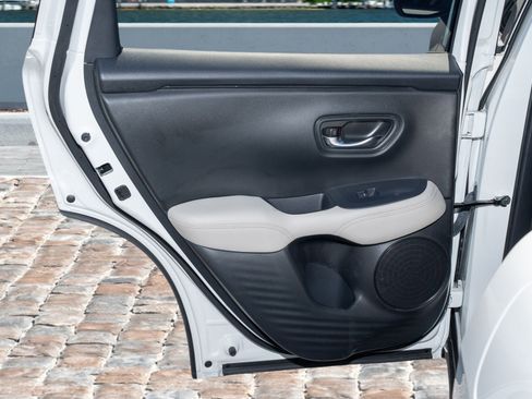 Certified 2025 Honda HR-V LX image 11