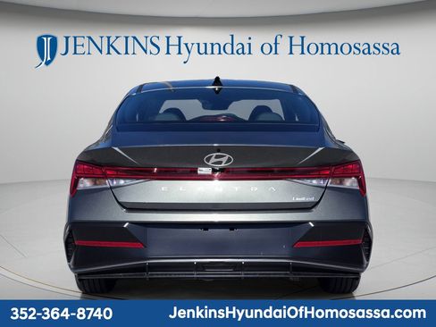 New 2026 Hyundai Elantra Limited FWD image 5