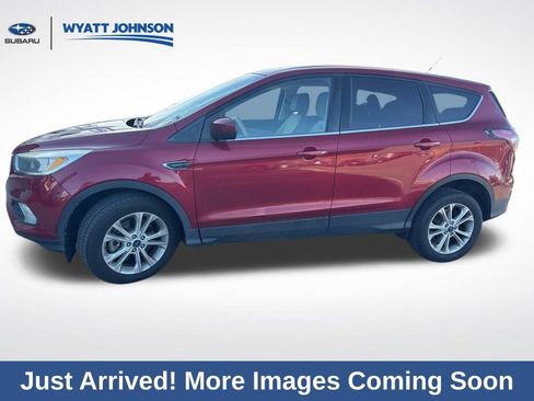 Used 2017 Ford Escape SE image 1