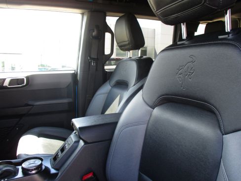 Used 2023 Ford Bronco Big Bend w/ Sasquatch Package AWD/4WD image 38