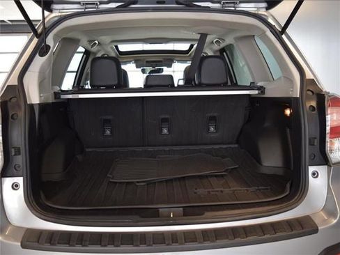 Used 2018 Subaru Forester 2.5i Touring w/ Popular Package #2 image 40