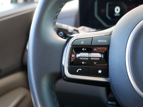 Certified 2025 Kia Carnival SX image 28