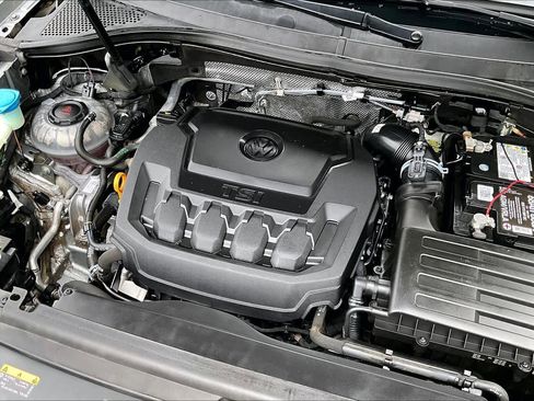 Used 2022 Volkswagen Tiguan SE image 30