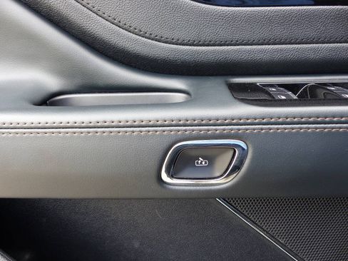 Used 2025 Lincoln Aviator AWD image 19