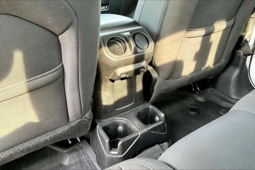 Used 2022 Jeep Gladiator Sport AWD/4WD image 11