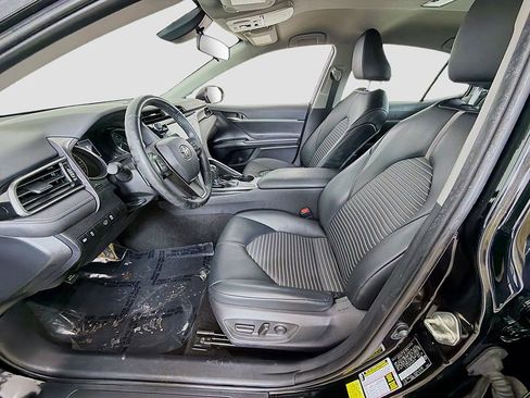 Used 2020 Toyota Camry SE image 17