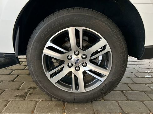 Used 2024 Ford Expedition Limited image 51