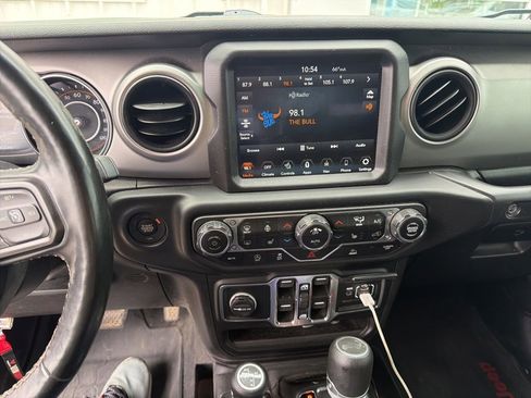 Used 2021 Jeep Wrangler Unlimited Sport AWD/4WD image 10
