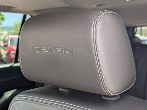 Used 2020 GMC Yukon Denali w/ Open Road Package AWD/4WD image 13