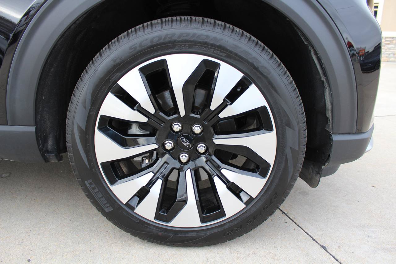 Used 2025 Ford Explorer Platinum w/ LUX Leather Package AWD/4WD image 7