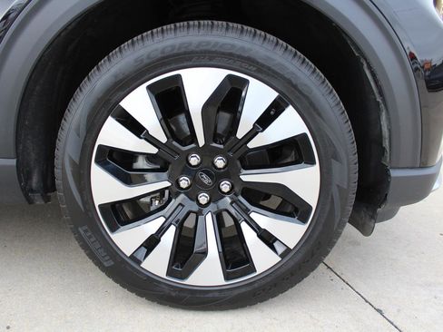Used 2025 Ford Explorer Platinum w/ LUX Leather Package AWD/4WD image 7