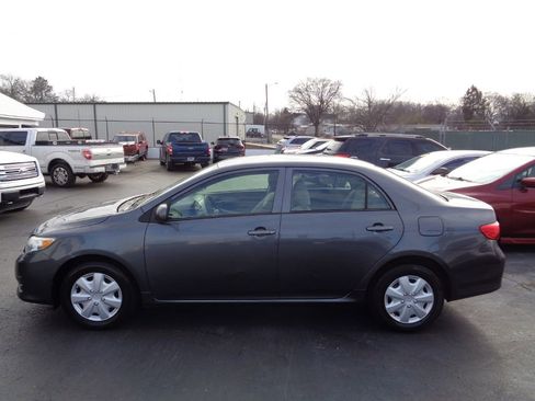 Used 2010 Toyota Corolla image 1
